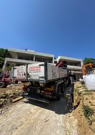 Camion-grue JTLS sur un chantier de construction en Meurthe-et-Moselle
