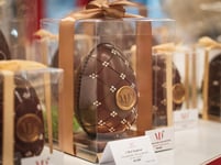 chocolat oeuf blanc lait noir noeud maison manufacture duplanteur grasse pâques vente boîte cadeau
