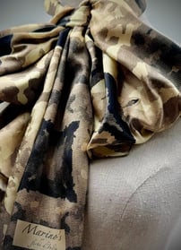 Marino's - accessoires de mode - grand foulard - soie twill - roulotté main - France - Gots - art