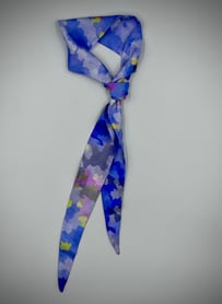 Marino's - accessoire mode - twilly - petite écharpe - motif floral - look tendance et lumineux