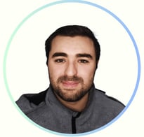Enzo Sanchez gerant de la société nettoyage au carre a valenciennes spécialiste du nettoyage de sols et vitres