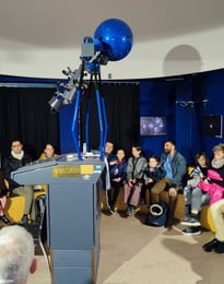 A lezione di astronomia viva. Meccanica celeste e Costellazioni al Planetario