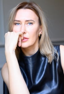 Microblading master Darina Sendrau posing in front of the camera