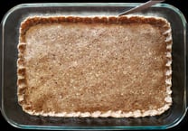 Pie Crust between pie-pan