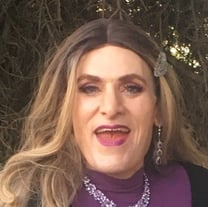 beautiful lovely friendly heavenly fun caring author writer model summer