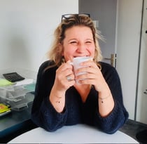 Céline FOLLY, thérapeute expérimentée Lille et à distance