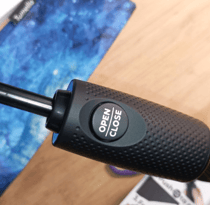 slip-proof handle of Tumella Flip-proof Travel Umbrella
