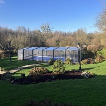 abri de piscine nettoyé par nettoyage au carre a valenciennes