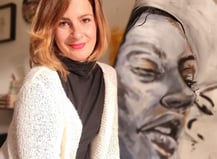 Photo de Mary Meher, artiste peintre spécialisée en fresque murale