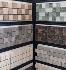 frise et mosaïques salle de bains