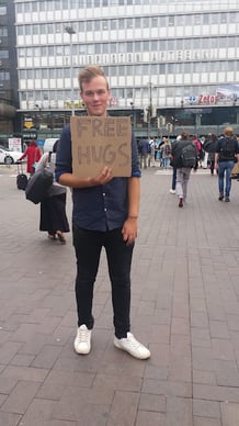 Free Hugs