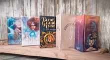 découvrez nos oracles divinatoires : révelations pour l'ame et l'esprit