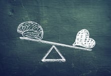 bilancia-cuore-cervello-approccio-psicoterapia