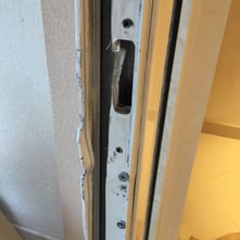 effraction encadrement .porte net opening serrure abimé réparation