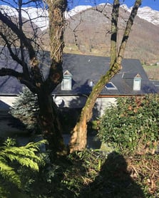 vue de La grange russell depuis la voie verte à Cauterets