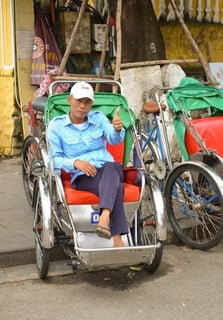 hoi-an-vietnam-taxi