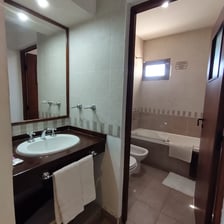 Baño y antebaño H.Doble