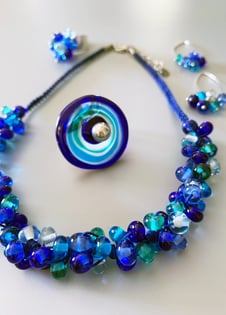 Collier bague et boucles d'oreilles en verre de Murano