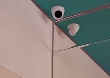 Oferecemos instalação e manutenção profissional de câmeras de segurança para residências, comércios 
