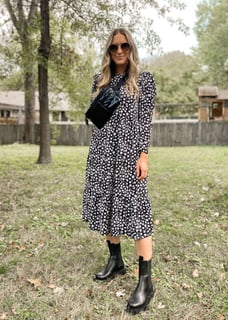 Vestido maxi con botas chunky