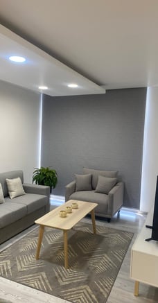 persianas enrollables black out gris sala