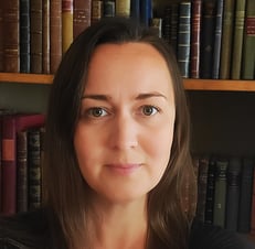 A photo of Helen, owner of SquareKey Studio. Contact me for Logo, Brand and Website design