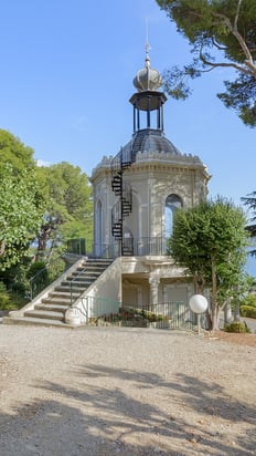 Vidéo immobilière d'une villa à Bormes-les-Mimosas, capturée par un spécialiste en imagerie immobilière