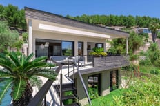 Prise de vue extérieure d'une villa avec terrasse à La Valette-du-Var, réalisée pour un projet immobilier.