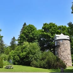 Parc des moulins, moulin, table.