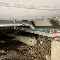 krypgrundsavfuktare under huset.
