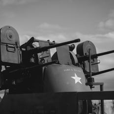 Tourelle armée de canons antiaériens