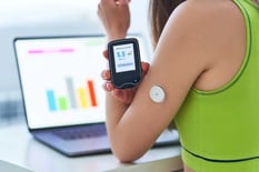 Dispositivo de monitoreo continuo de glucosa (CGM)