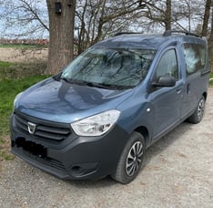 Frontalansicht eines Dacia Dokker als Basisfahrzeugs für einen DIY Mini Camper