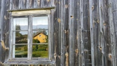A 215 years old wood house painted with natural and protectives ingredients