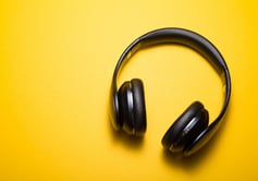 Casque audio pour symbolier les contenus à télécharger au format MP3