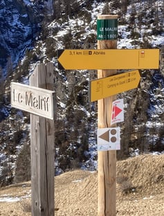 Le "rond point" à l'entrée aval du hameau!