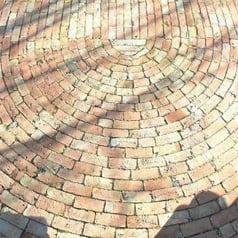 pavement-briquettes-terre-cuite
