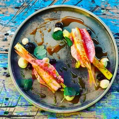 Ananas, aglio nero e triglie di cloe scianni chef