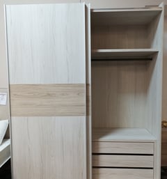 commode/Chests of drawers