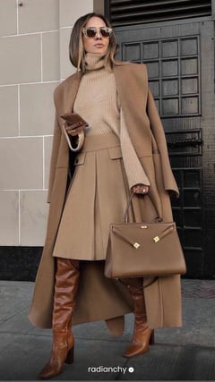 MULHER ELEGANTE