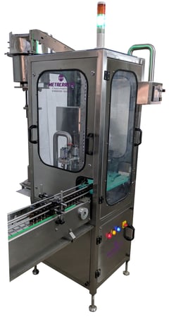 bottle capping machine compact in size with pick and place for caps