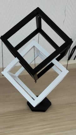 Cube montrant la tenségrité