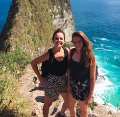 Eva and Manon at Kelingking Beach, Nusa Penida, Bali.