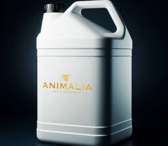 Contenedor blanco del producto de Animalia, logo en dorado