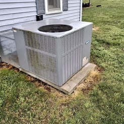 Vinyl house wash in Mooresburg, Tn 37811 by Bobs Pressure Washing services 26