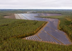 Aurinkosähkö maavoimala