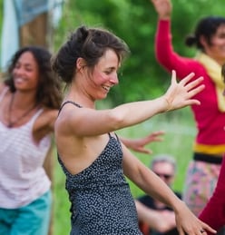 femmes qui dansent danse libre