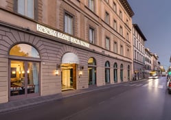 Facciata urbana del progetto hospitality Room Mate Luca realizzato da BRB Engineering srl