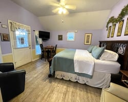 Apple Blossom Cottage in Eureka Springs, Arkansas