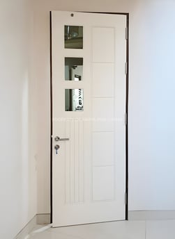 Pintu solid wood panel finishing Duco warna putih